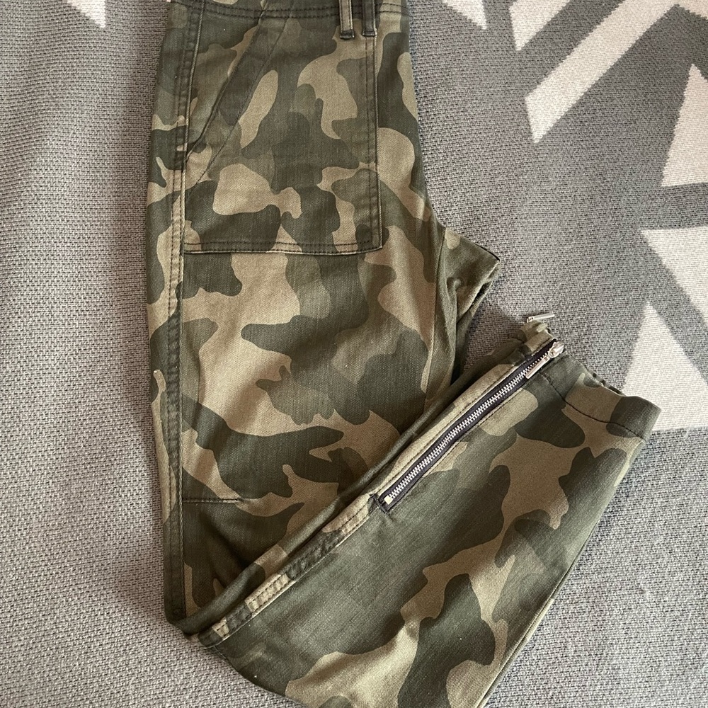 WHBM Mid-Rise Camo-Print Utility Slim Ankle Jeans